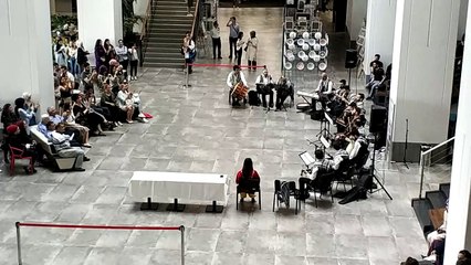 Final sınavları yapılırken, alt katta da sıra gecesi yaptırdılar