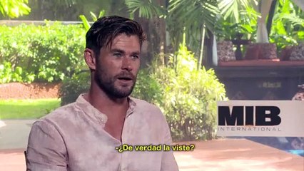 HOMBRES DE NEGRO vs. SPIDER-MAN - Cara a cara con Chris Hemsworth y Tom Holland