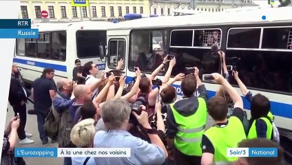 Eurozapping : manifestation réprimée en Russie, 5 grammes de plastique ingérés par semaine