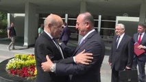 Bakan Çavuşoğlu, Fransa Dışişleri Bakanı Jean-Yves Le Drian ile görüştü