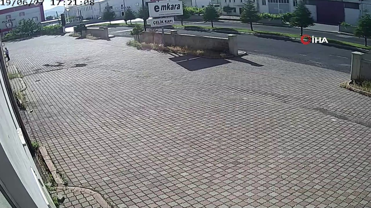 16 kamerayı durduran hırsız, 1 kamerayı unutunc...