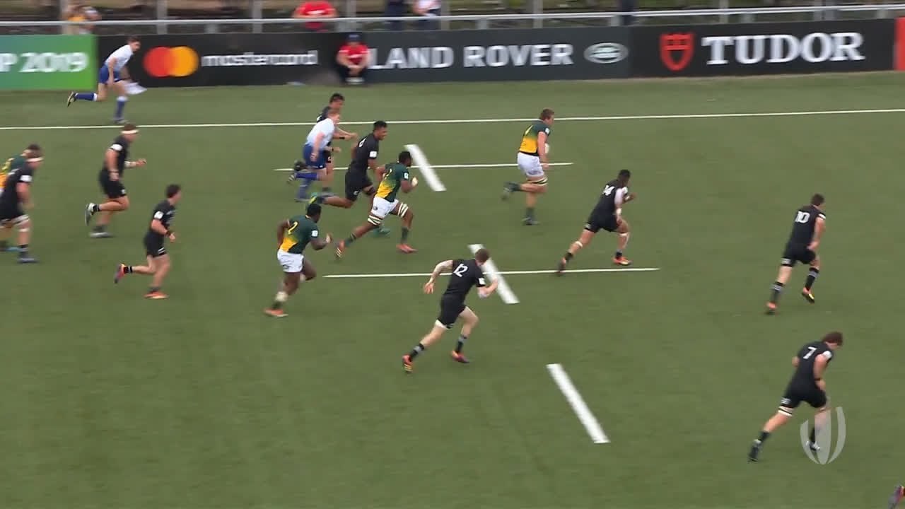 Big second row JJ van der Mescht romps up the field!