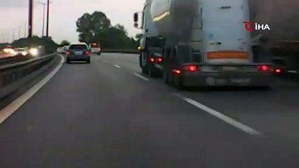 TEM'de lastiği çıkan otomobil tehlike saçtı