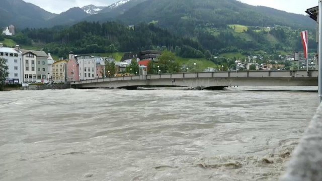 Угроза наводнения в Тироле