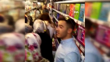 10 yıl öncesinin fiyatlarını duyan 20 bin kişi mağazaya böyle akın etti