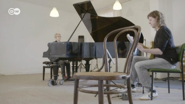 Cadeiras instrumentais : móveis viram trilha sonora