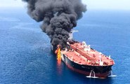Umman Körfezi'nde petrol yüklü iki tankerin patlama anına ait görüntüler ortaya çıktı