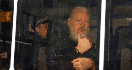 İngiltere, Wikileaks'in kurucusu Julian Assange'ın ABD'ye iadesini onayladı