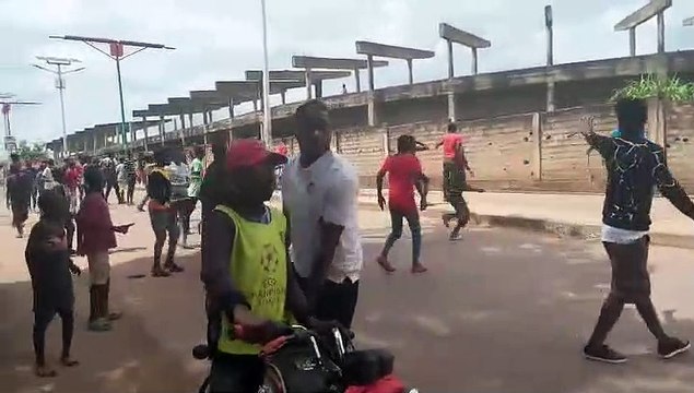 Des partisans du 3ème mandat pour Alpha Condé manifestent à Nzérékoré