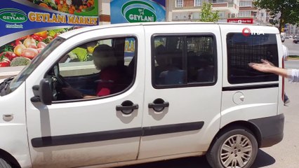 Sahte polise dilenci kılığında operasyon