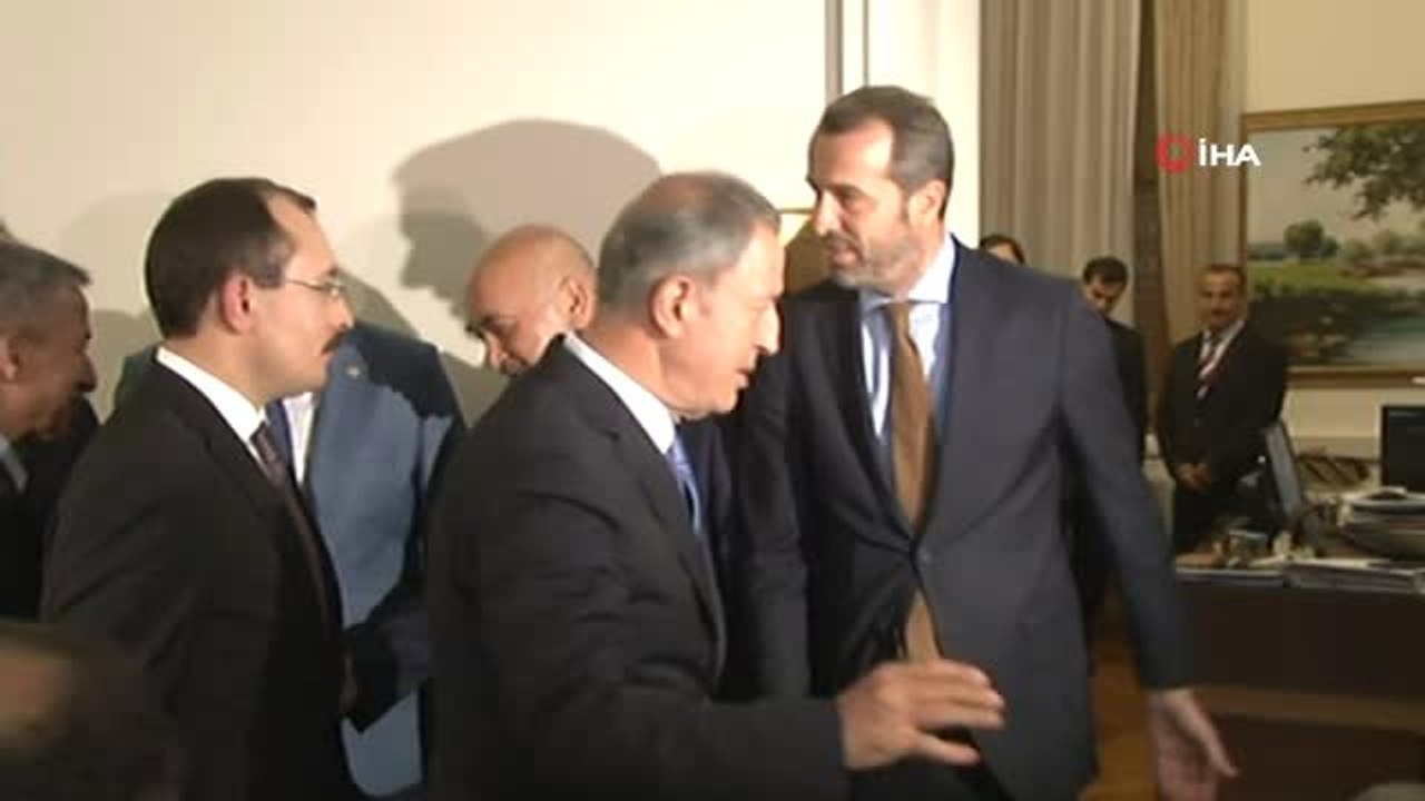Milli Savunma Bakanı Hulusi Akar MHP grubunu ziyaret etti