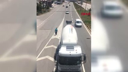 KIRIKKALE Karayolunda tehlikeli yürüyüş