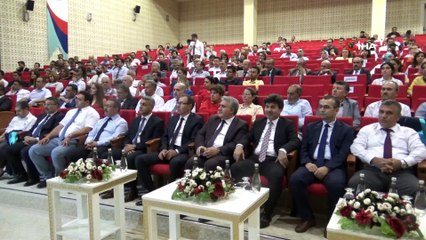 7 Aralık Üniversitesi'nde akademisyenler törenle cübbe giydi