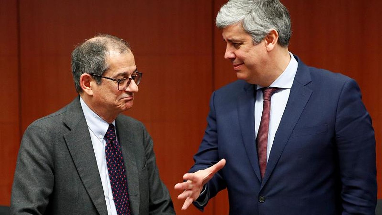 Η Κομισιόν αυξάνει την πίεση στην Ιταλία για τη...