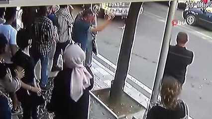 Kamyonetin çarptığı çocuk yerde böyle sürüklendi