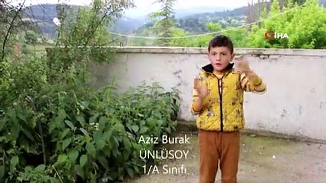 Şehit Aybüke öğretmen için işaret dili ile şarkı söylediler