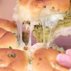 Sandwich au poulet et au pesto