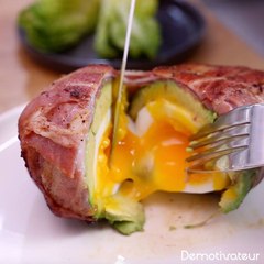 Avocat surprise au lard fumé