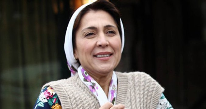 Oyuncu Asuman Dabak, fiziğiyle genç kızlara taş çıkarttı!