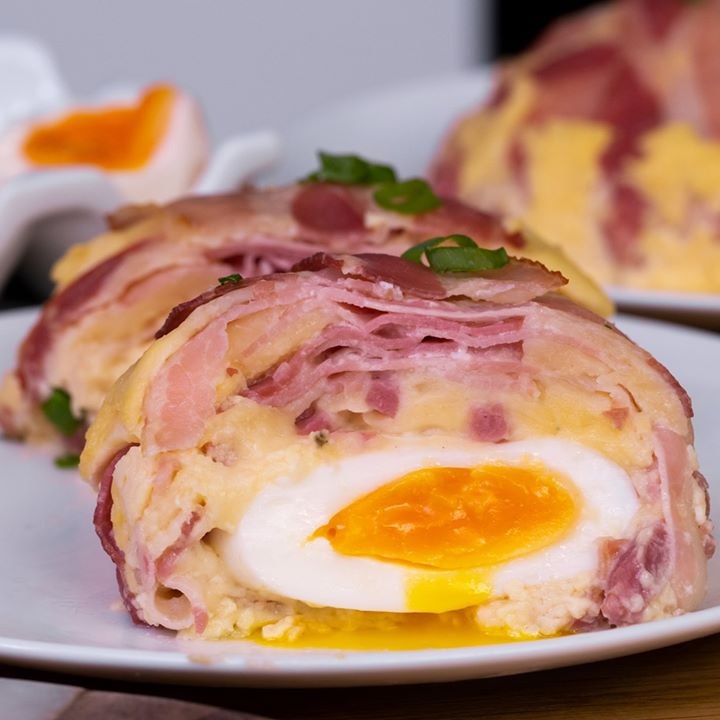 Dôme au lard et oeuf coulant