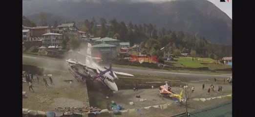 Un avion vient percuter un hélicoptère en décollant au Népal !