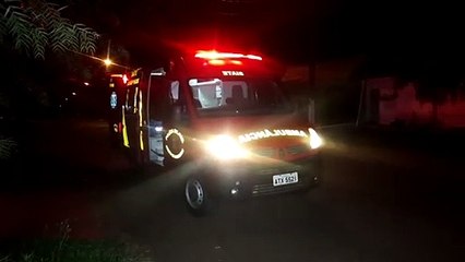 Com suspeita de fratura em cotovelo, após sofrer queda, homem é socorrido pelo Siate