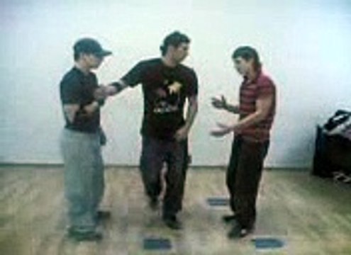 Breakdance breaks the floor!