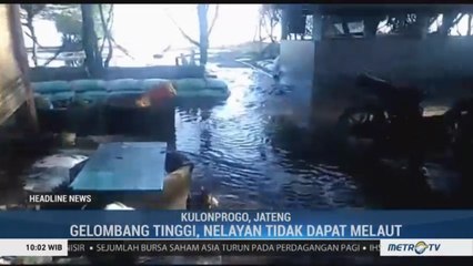 Gelombang Tinggi Terjang Pantai Trisik