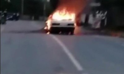 Seyir halindeki otomobil alev topuna döndü