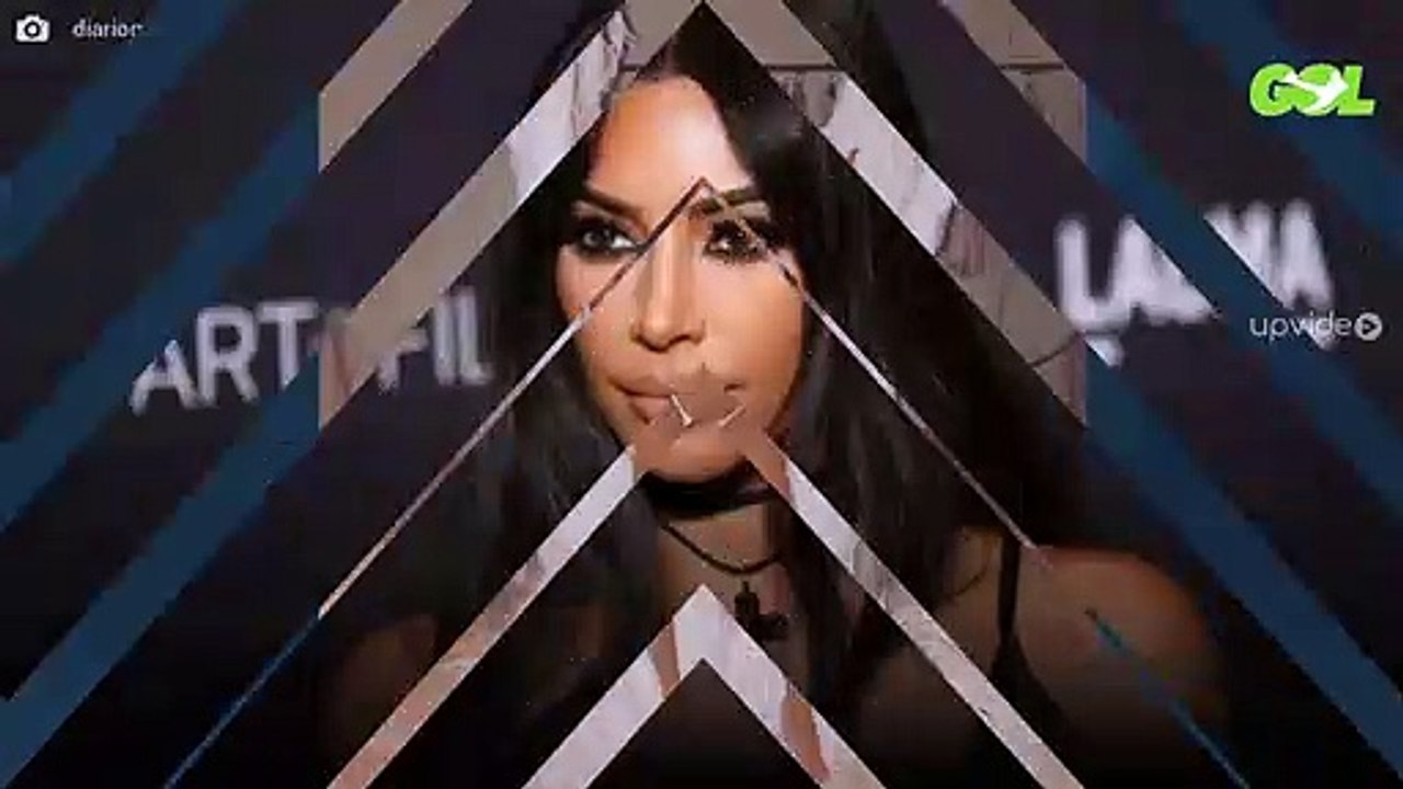 Kim Kardashian se pasea sin sujetador con un body ceñidísimo (y se ve esto)