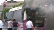 Sefaköy E-5 üzerinde seyir halindeki bir otobüs alev aldı. Otobüste yükselen alevlere vatandaşlar yangın tüpleriyle müdahale etti. İhbar üzerine olay yerine itfaiye ekipleri sevk edildi.