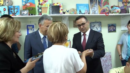 Özel öğrencilerin karne sevinci