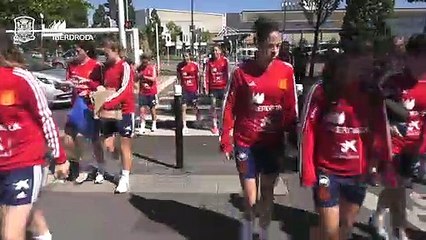 Paseo y Entrenamiento en el Gimnasio de la Selección Femenina