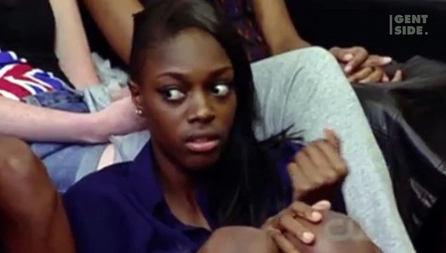 Un uomo bacia la nuora durante il matrimonio del figlio