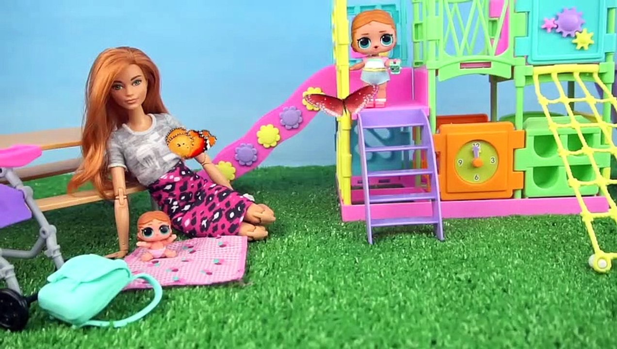 Barbie Doll LOL Family Morning Travel Routine in The Playground & Supermarket