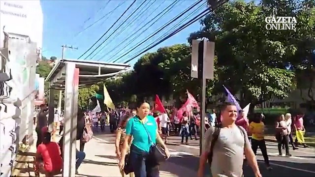Manifestação próximo ao IFES na avenida Vitória