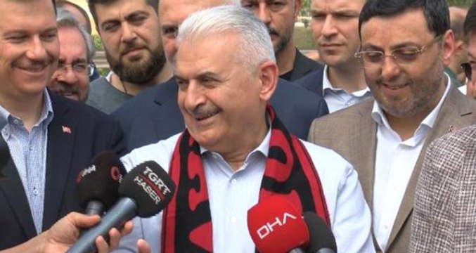 Binali Yıldırım'dan Nasıl bir öğrenciydiniz, kırık karneniz oldu mu? sorusuna yanıt