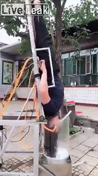 Lave-linge pour les cheveux ! Invention de ce coiffeur