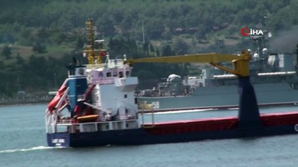 Rus savaş gemileri Çanakkale'den geçti