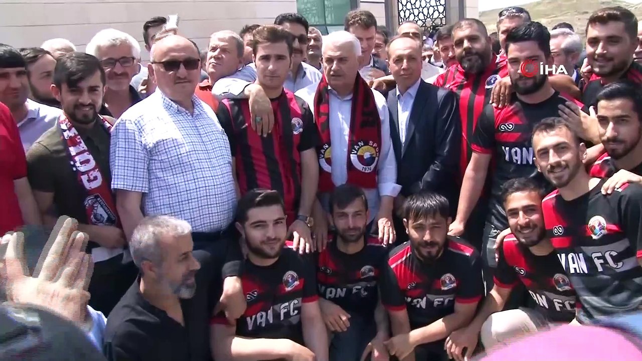 Binali Yıldırım’dan gençlere mesaj: “Kankalarımla bir olacağız İstanbul’u bir numara yapacağız”