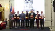 Komuna e Gjakovës nderon 180 personalitete me mirënjohje “Nderi i Gjakovës”-Lajme