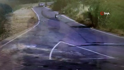 Otomobille motosiklet kafa kafaya böyle çarpıştı: 2 yaralı