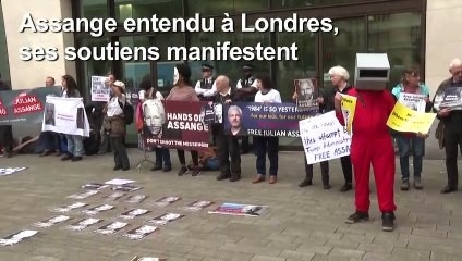 Assange entendu à Londres, ses soutiens manifestent