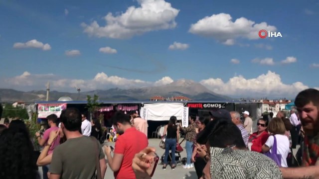 Türk Yıldızları’ndan provada Isparta’ya özel gül üzeri uçuş