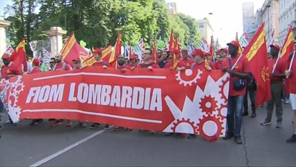 In Italia, i metalmeccanici in sciopero