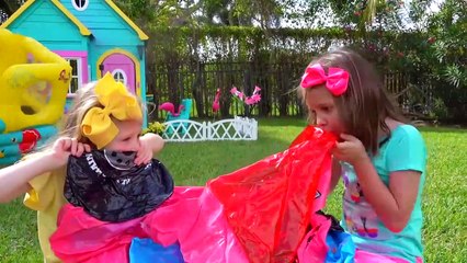 Stacy joue avec des amis