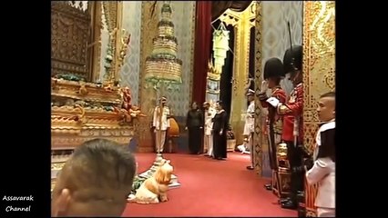 ตื้นตันในอก!  ในหลวง ร.9 ทรงกวักพระหัตถ์เรียกท่านผู้หญิงทัศนาวลัยมากอดปลอบในงานพระพี่นางฯ