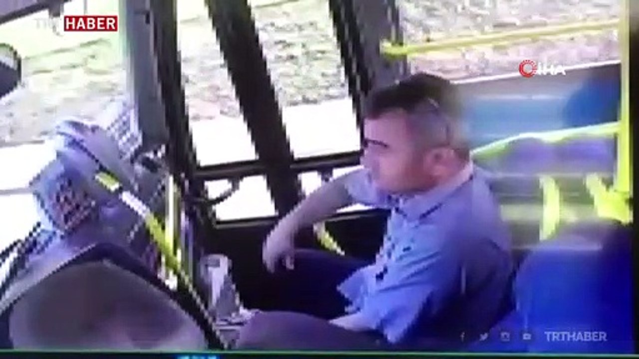 Şoför kalp krizi geçirdi, dikkatli yolcu kazayı önledi