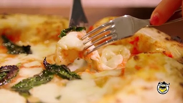 Why Pizza Purists Love Neapolitan-Style Pies | Food Skills