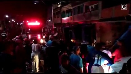 Caminhão de lixo tomba e deixa dois feridos na Serra